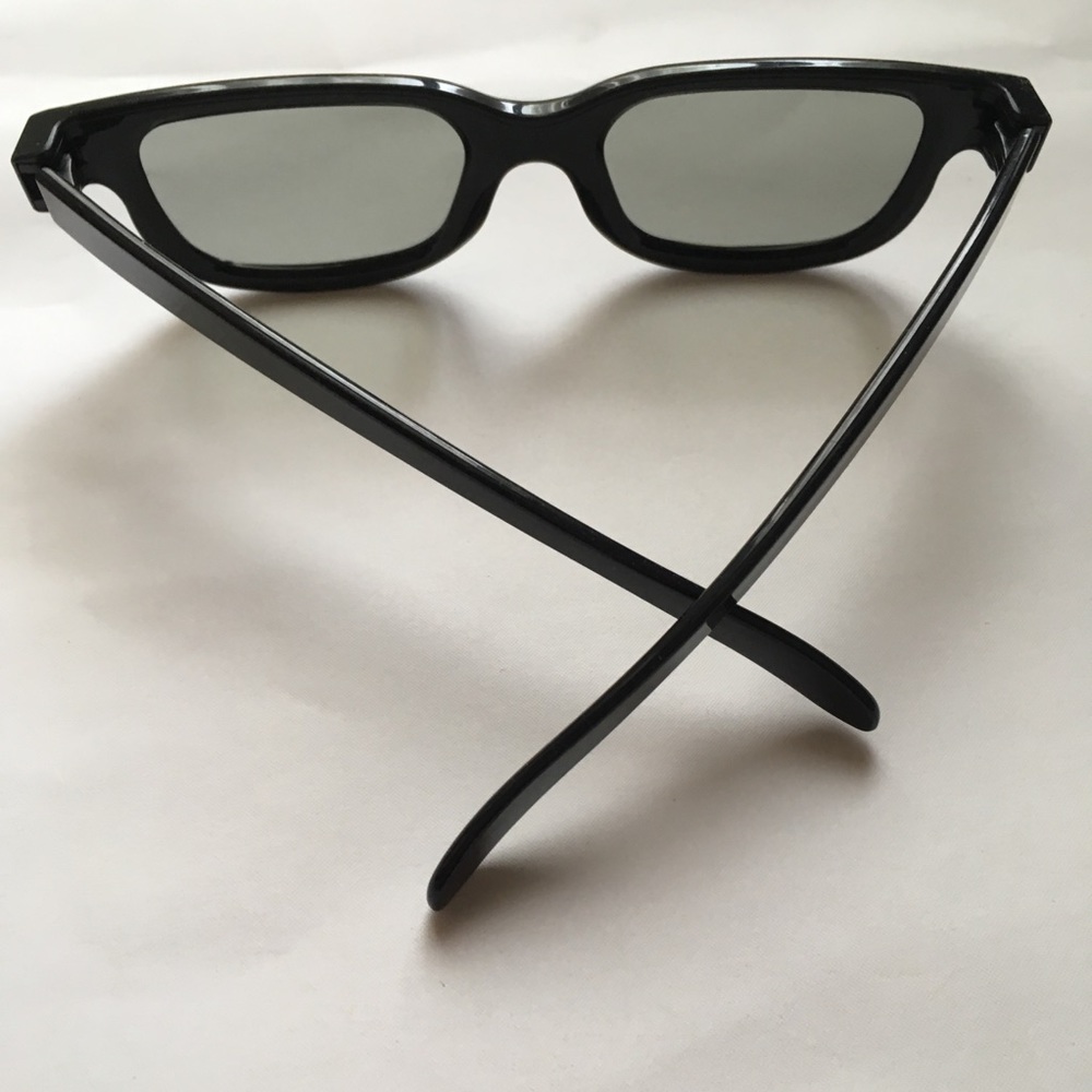 2pcs Set Real 3D glasses black plastic grey tint of lens bundle deal
